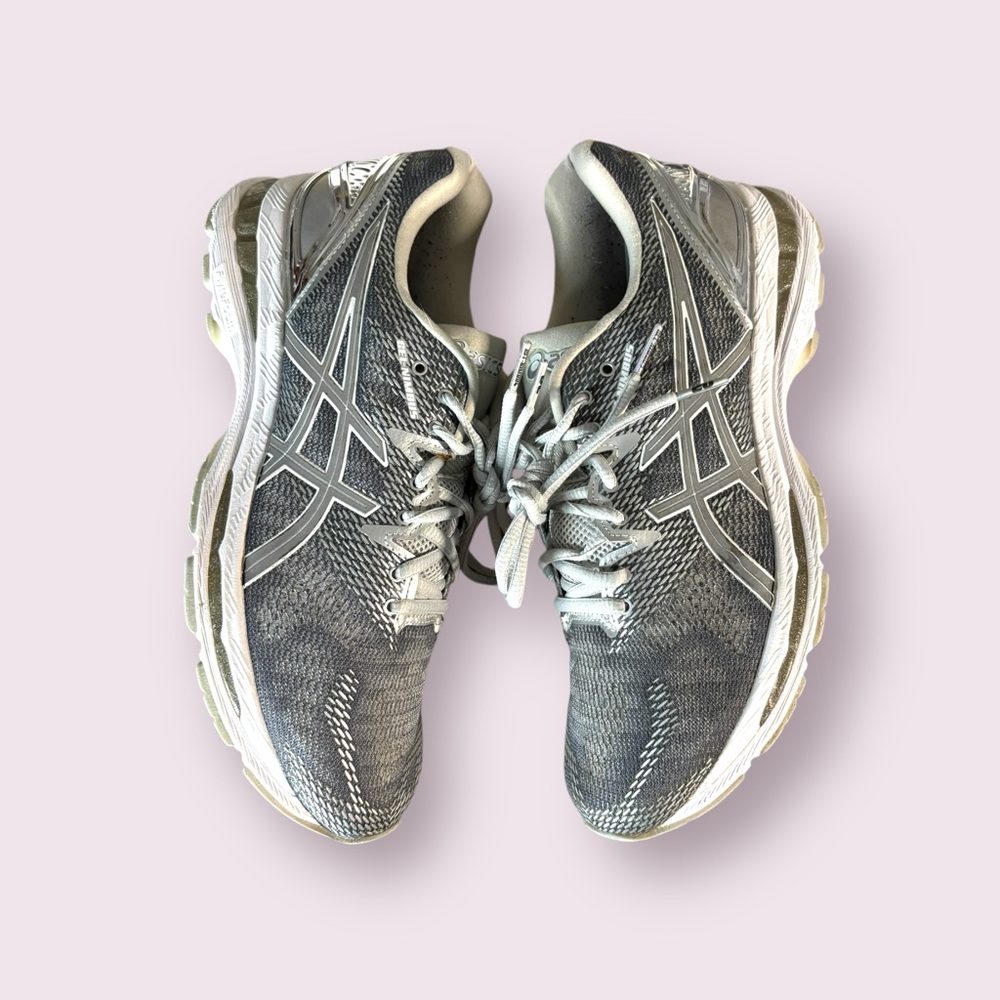Asics GEL-NIMBUS 20 PLATINUM
Women's Shoes Size 10